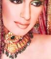 CJ323 Maroon And Green Gemstones Jewellery